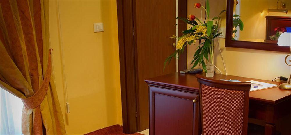 Hotel Boccascena Genoa