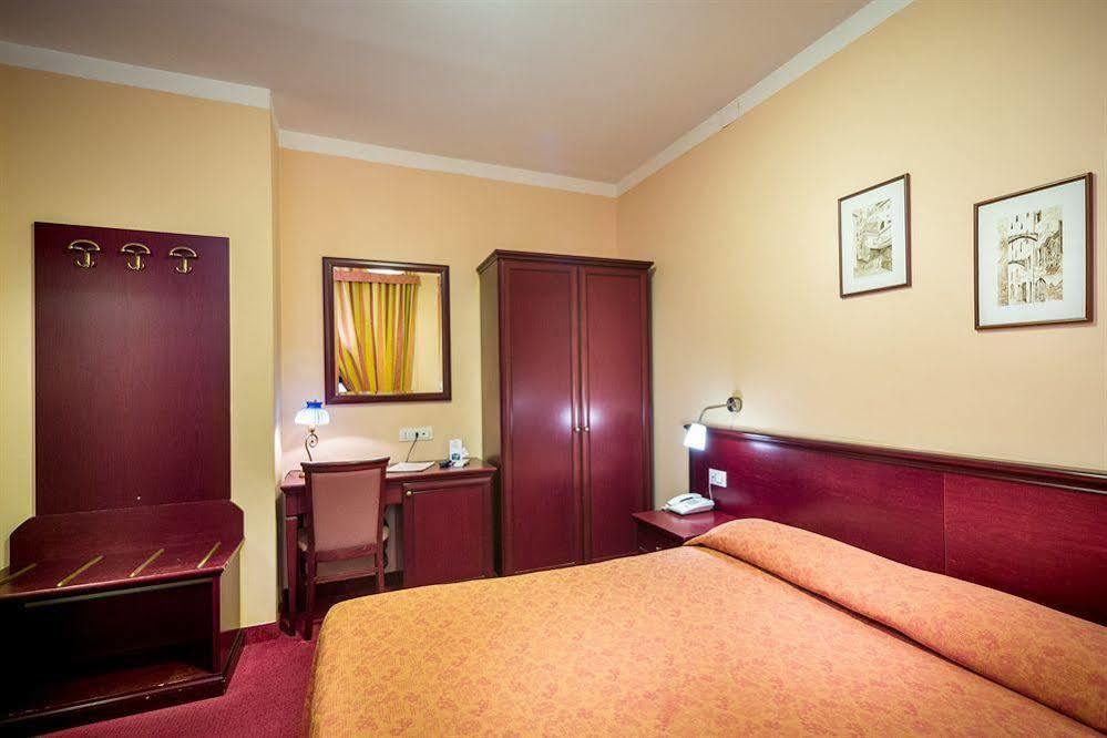 Boccascena Hotel 3*