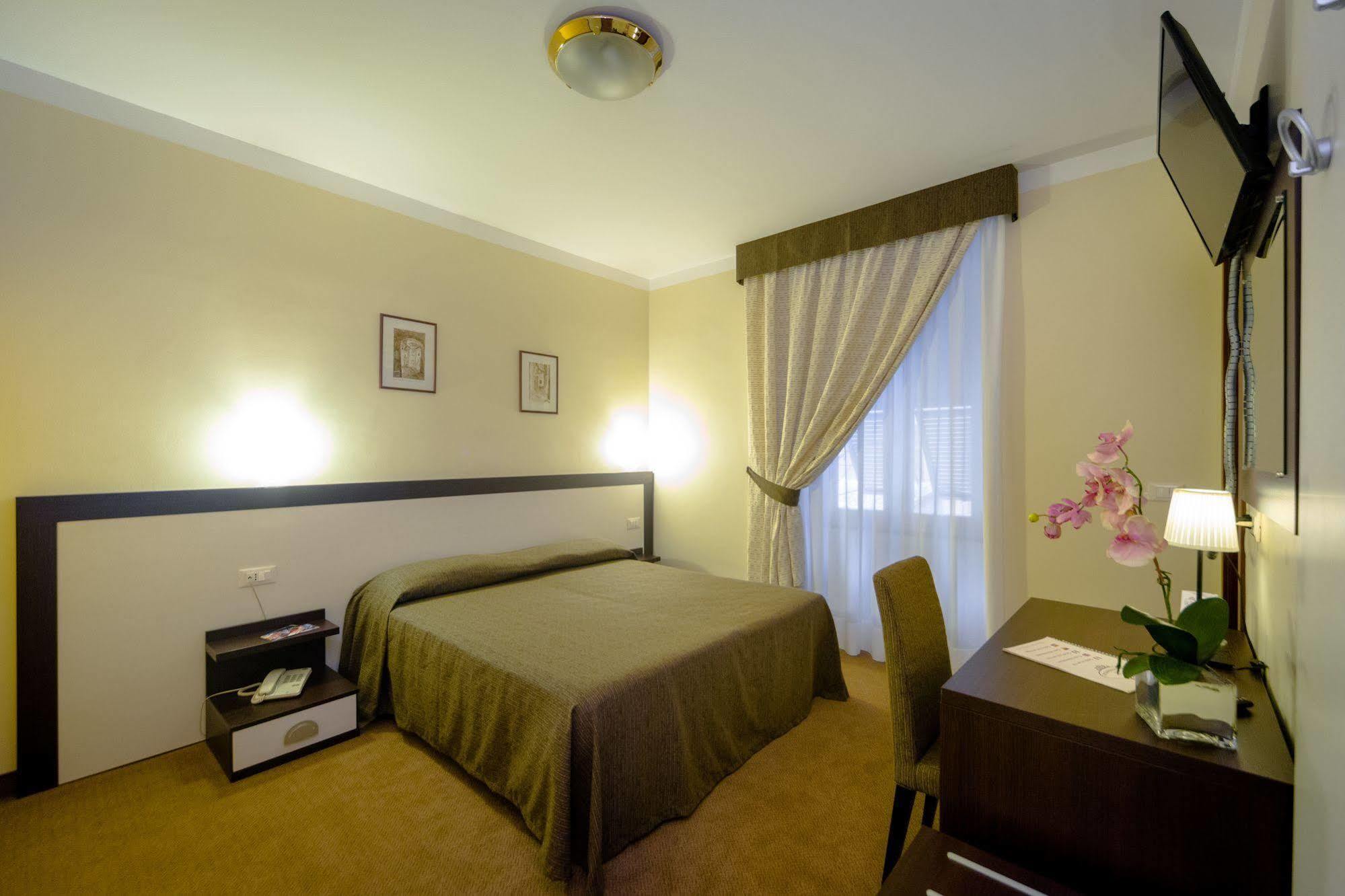 Boccascena Hotel 3*
